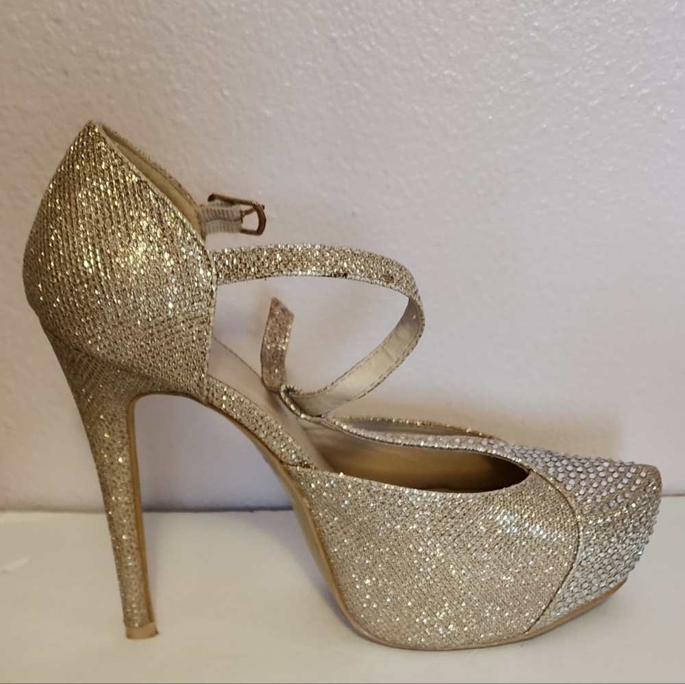 High heels - Picture 2 of 5